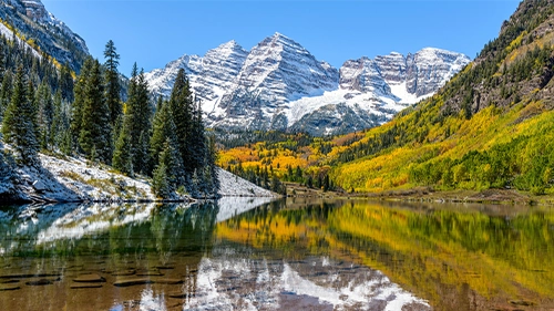 Colorado scenic mountain lake in fall.